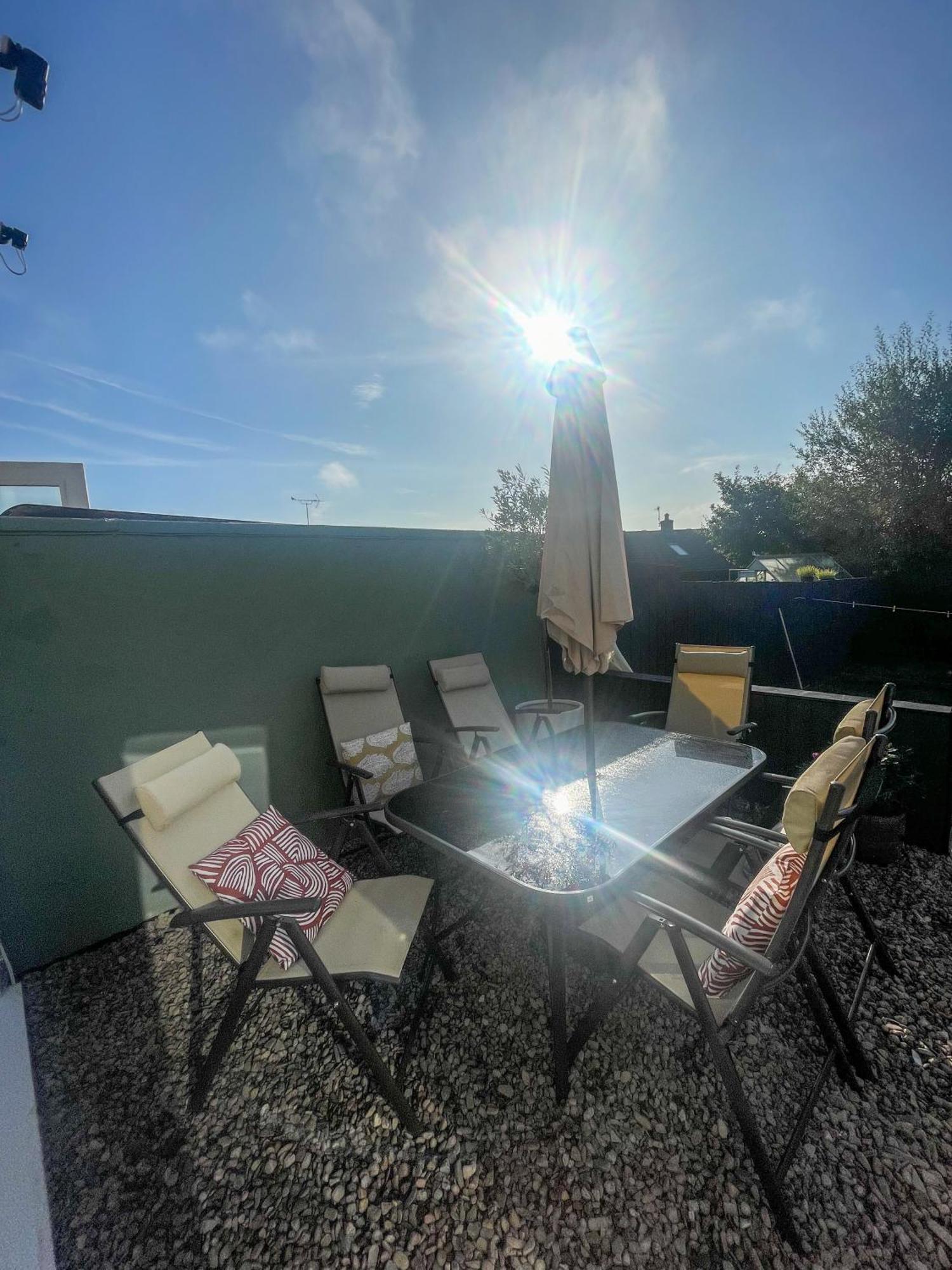 Ser Ar Y Bryn- Lovely Family Home With Garden, Walk To The Village And Beach Saundersfoot Ngoại thất bức ảnh